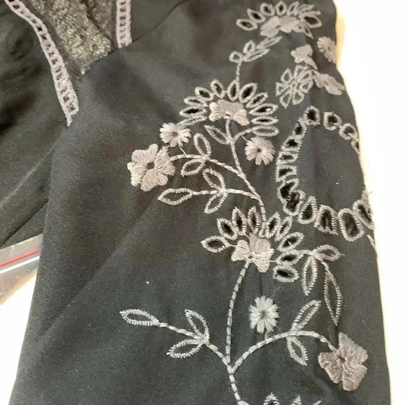 Kimchi Blue NWT Light and Airy Summer Dress w cutouts, embroidery and lace - Picture 12 of 13